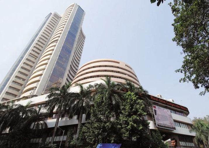 Markets continue to remain weak; Sensex slips 144 points in