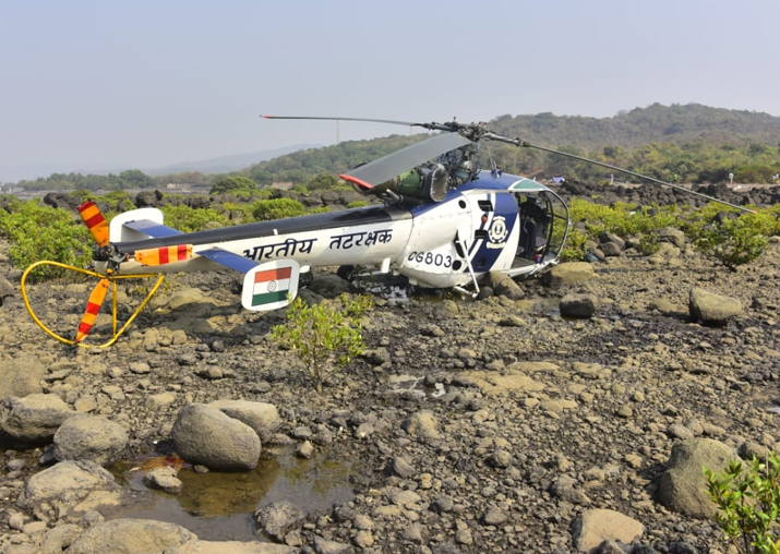 Indian Coast Guard chopper crashlands near Mumbai, all crew