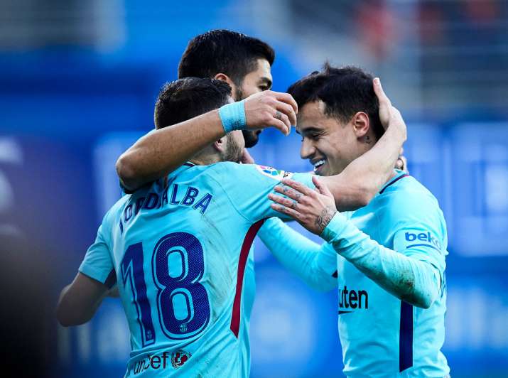 India Tv - Coutinho and Suarez combine together well at the Camp Nou