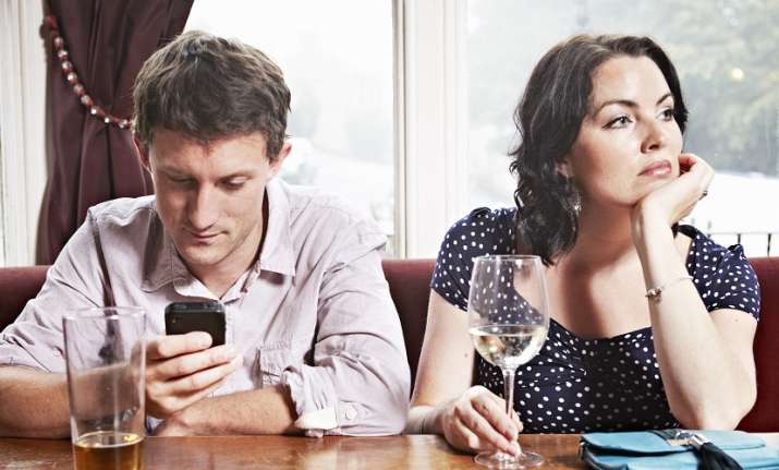 Attention lovebirds! Phubbing might ruin your relationship with partner |  Relationships News – India TV