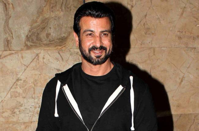 Ronit Roy opens up on keeping away from TV