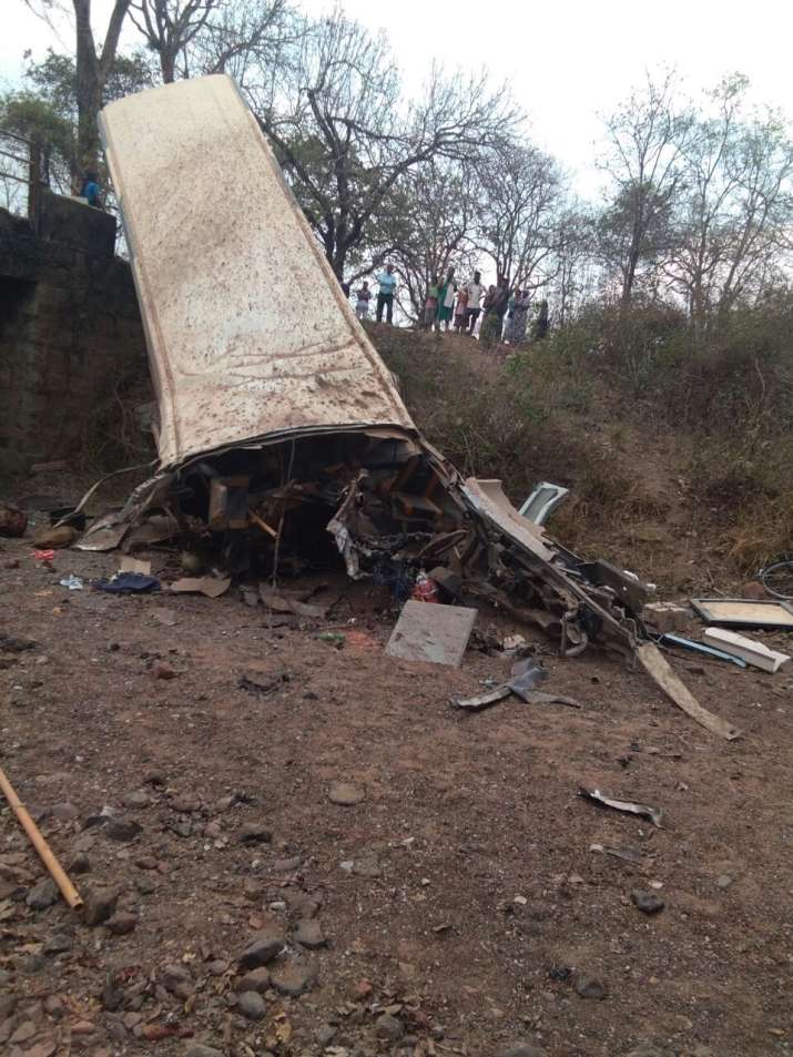 Days before PM Modi's visit, Naxals attack police vehicle