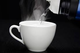 7 health reasons to start drinking hot water