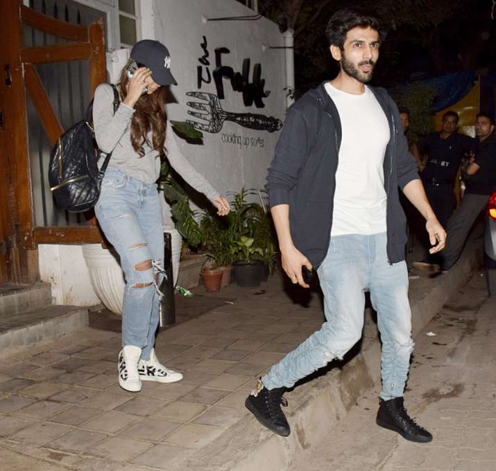 Kartik Aaryan shares fun moment with fan. But, who's the mystery girl ...