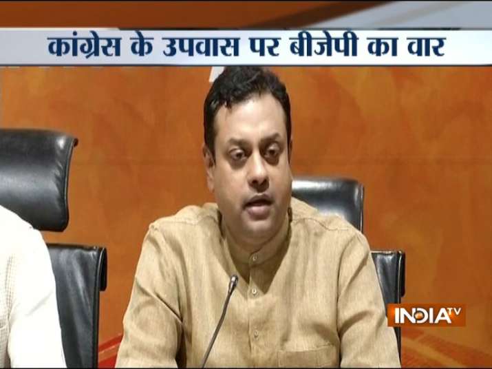 Congress protest at Rajghat Live Updates: BJP hits back
