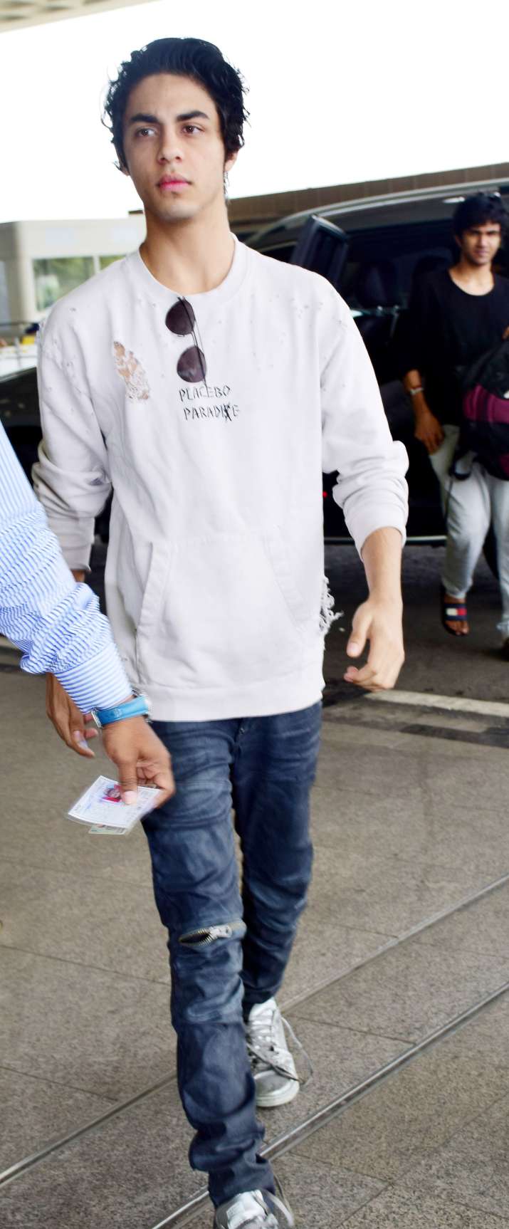 Aryan Khan is oozing cool vibes in this ripped-off white sweatshirt