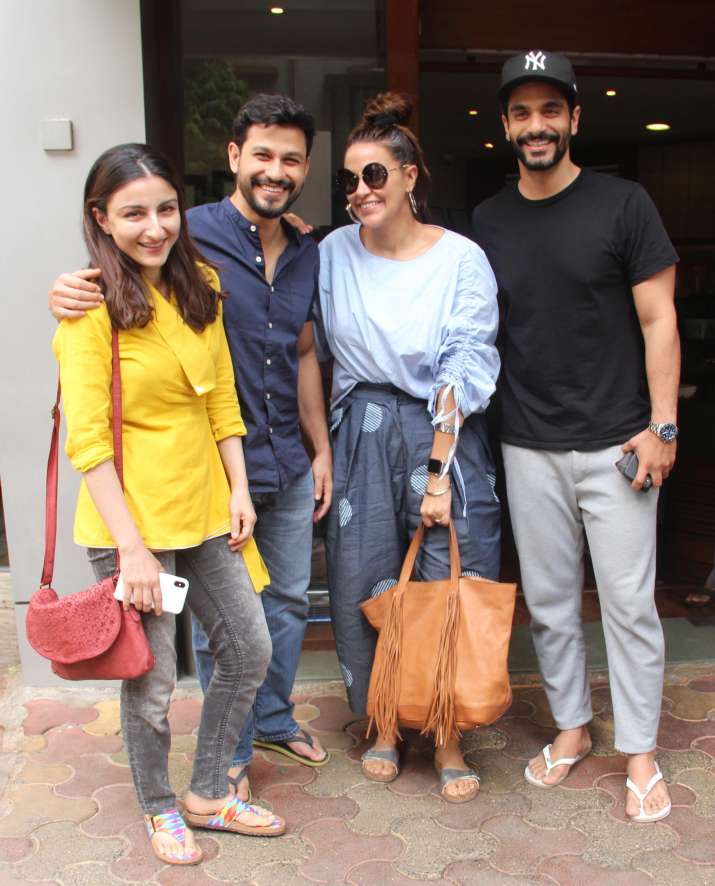 Pics Newlyweds Neha Dhupia Angad Bedi Bond With Soha Ali Khan And Kunal Khemu Celebrities News India Tv