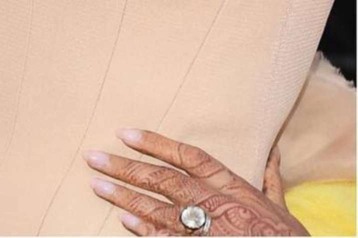 sonam kapoor diamond ring