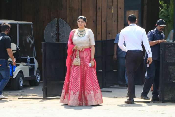 India Tv - Anshula Kapoor arrives the venue for cousin Sonam Kapoor's wedding. 