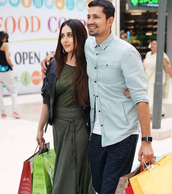 India Tv - Kareena Kapoor Khan and Sumeet Vyas