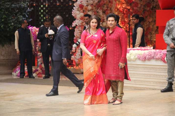   India TV - Sachin Tendulkar and his wife Anjali at the engagement party Akash Ambani-Shloka Mehta 