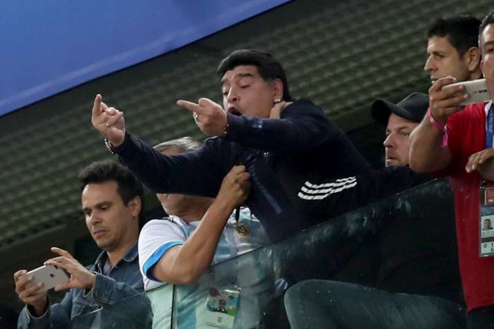 maradona-1530076830.jpg