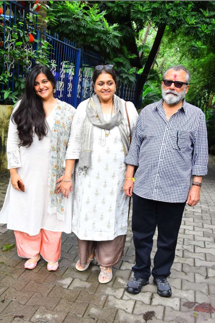 India Tv - Pankaj Kapoor, Supriya Pathak and Sanah Kapoor