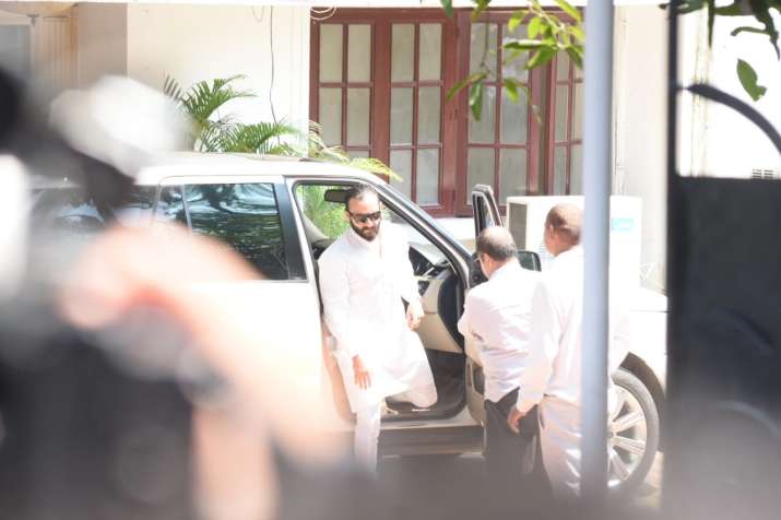 India Tv - Krishna Raj Kapoor Funeral Pictures