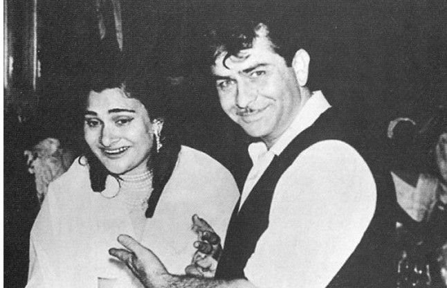 India Tv - Remembering Raj Kapoor and Krishna Kapoor’s iconic love story