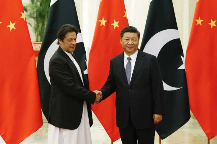 Chinese President Xi Jinping (R). Pakistani Prime Minister