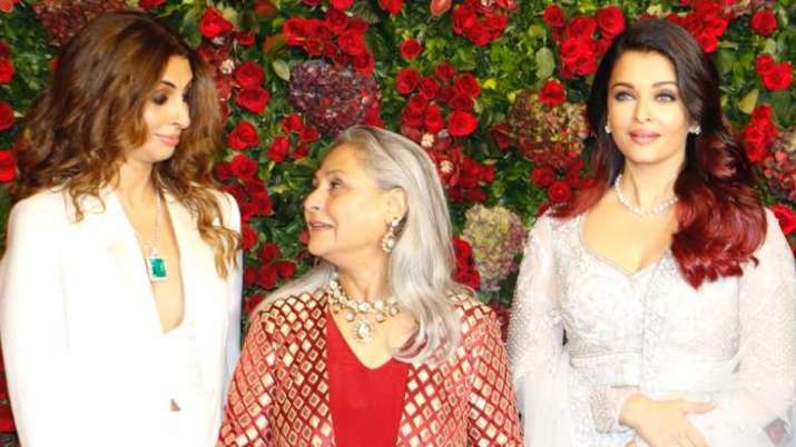 India Tv - Bachchans at Deepveer Mumbai reception