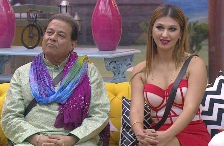 Bigg Boss 12: After eviction, Jasleen Matharu reveals why she faked affair  with Anup Jalota | Tv News – India TV