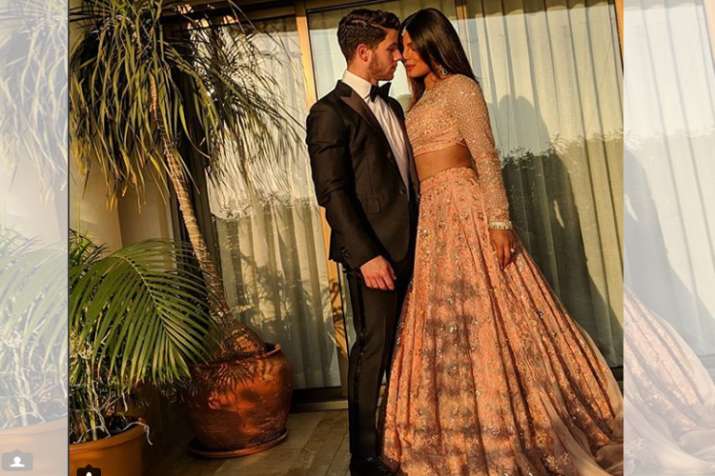 Priyanka Chopra Nick Jonas To Host Mumbai Wedding Reception On