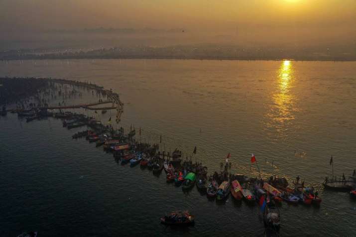 India Tv - Devotees gathered at Sangam to take a holy dip on the occasion of 'Paush Purnima' during Kumbh Mela