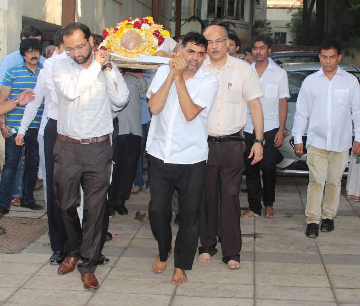  India Television - Funeral of Raj Kumar Barjatya: Funeral of Mahesh Bhatt, Swara Bhasker, Bhagyashree (In Pics) 