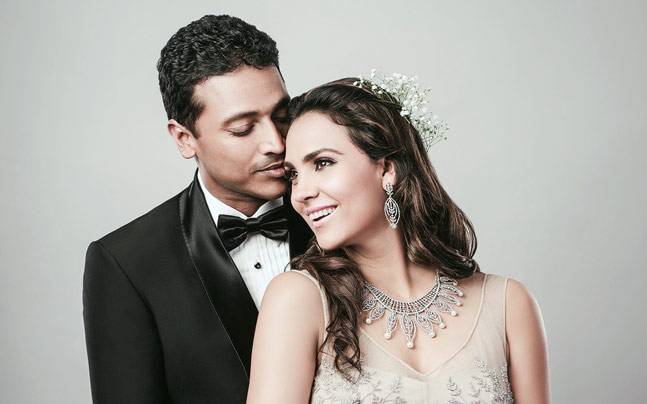 Lara Dutta celebrates 8th wedding anniversary with husband Mahesh ...