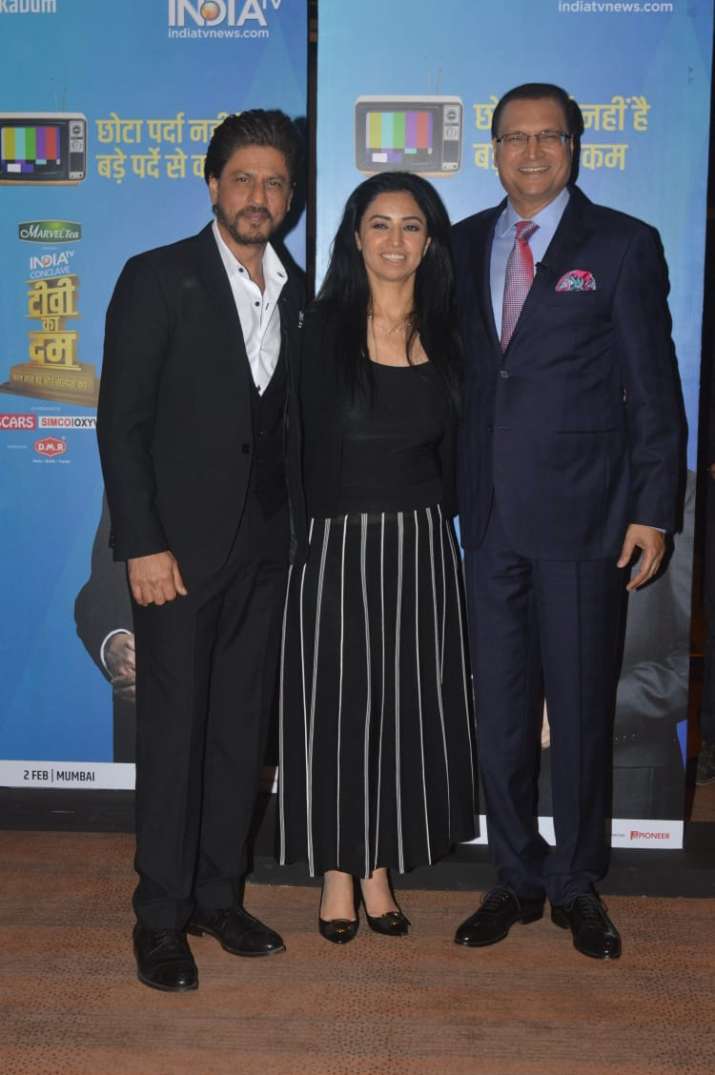  India Tv - Shah Rukh Khan with India TV Editor-in-Chief Rajat Sharma and General Manager Ritu Dhawan 