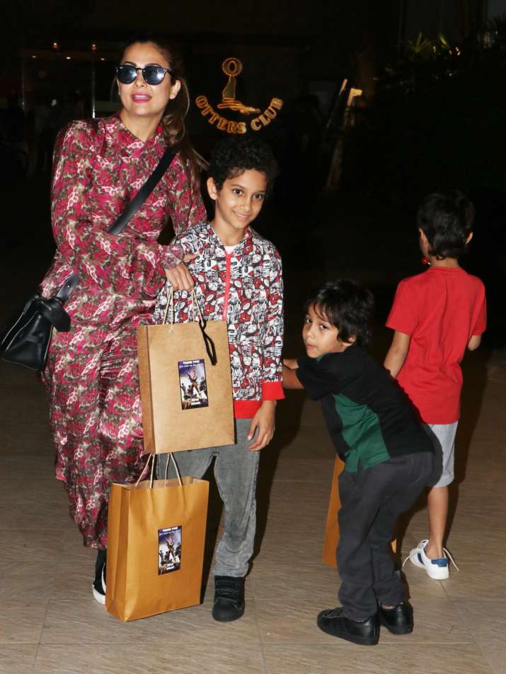 India Tv - She was accompanied by her children