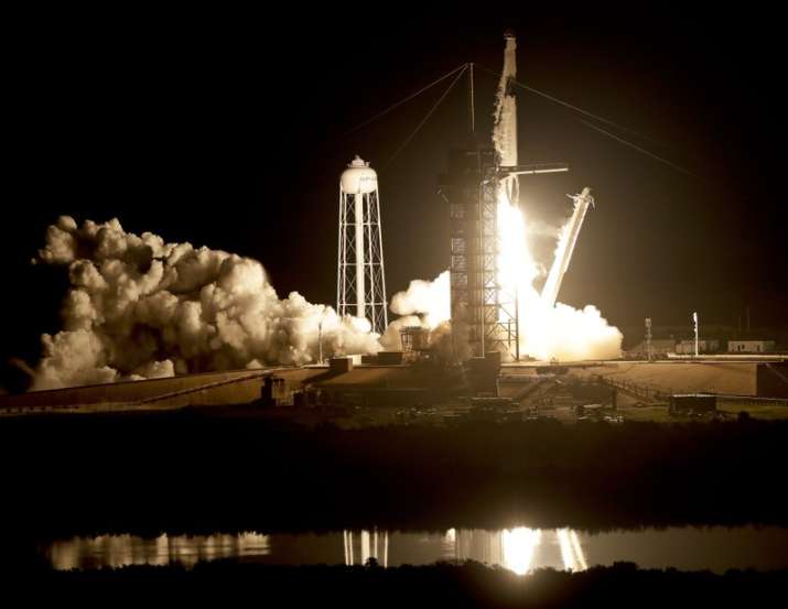 DRAGON: SpaceX’s new crew capsule aces space station