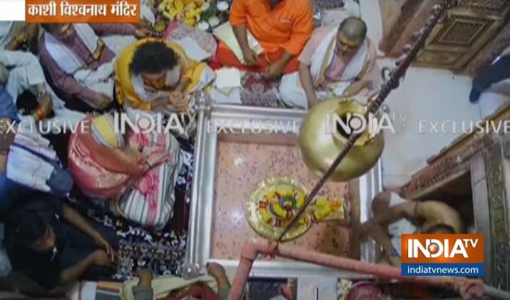 Visuals from inside Kashi Vishwanath temple as Priyanka