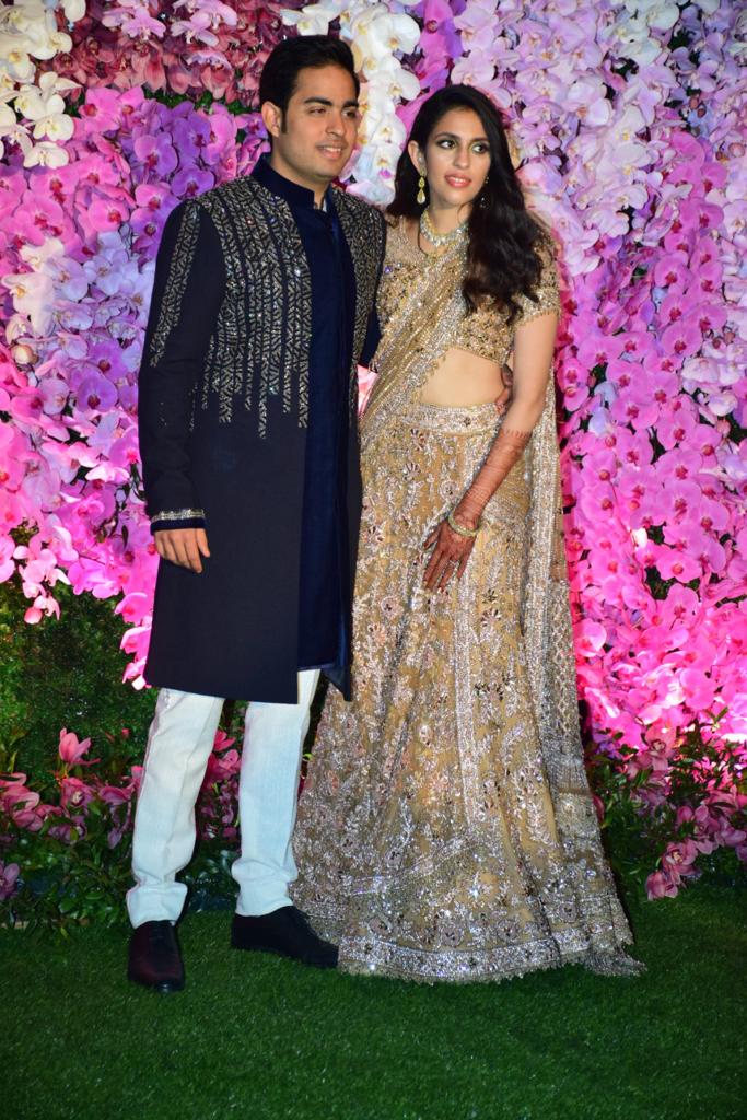 Akash Ambani-Shloka Mehta Wedding Reception: Sonali Bendre stuns in red ...