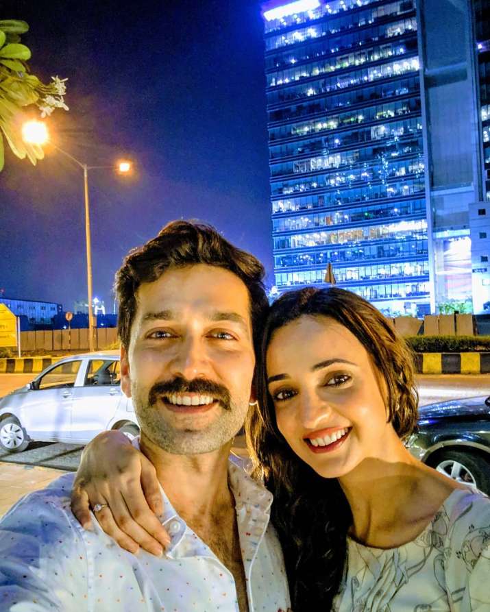  India Tv - Nakuul Mehta with Sanaya Irani 