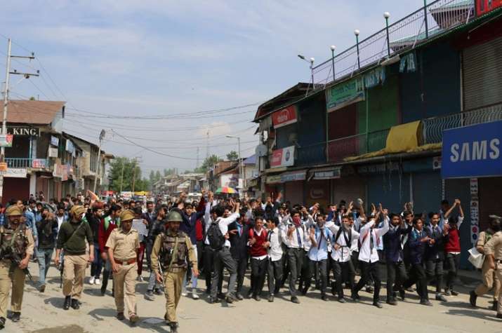India Tv - Students demand justice for the Bandipora rape victim