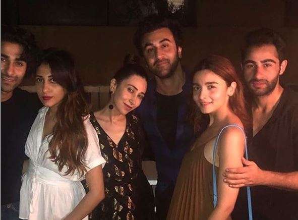 Alia Bhatt spends quality time with beau Ranbir Kapoor and his family. Check out picture | Celebrities News – India TV