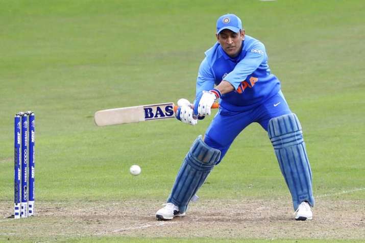 Twitter Goes Crazy After Ms Dhoni Stops Bowler Sets Field For Bangladesh During Warm Up Clash Cricket News India Tv