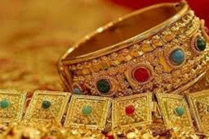 Domestic help arrested for robbing jewellery