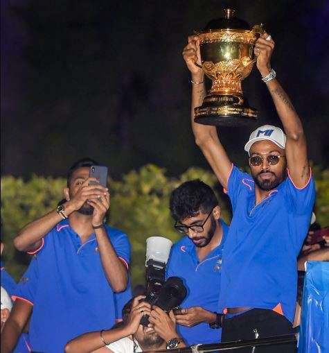 SEE PICS: IPL 2019 Champions Mumbai Indians Return Home To Rapturous ...