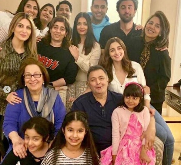 India Tv - Neetu Kapoor shares a family picture
