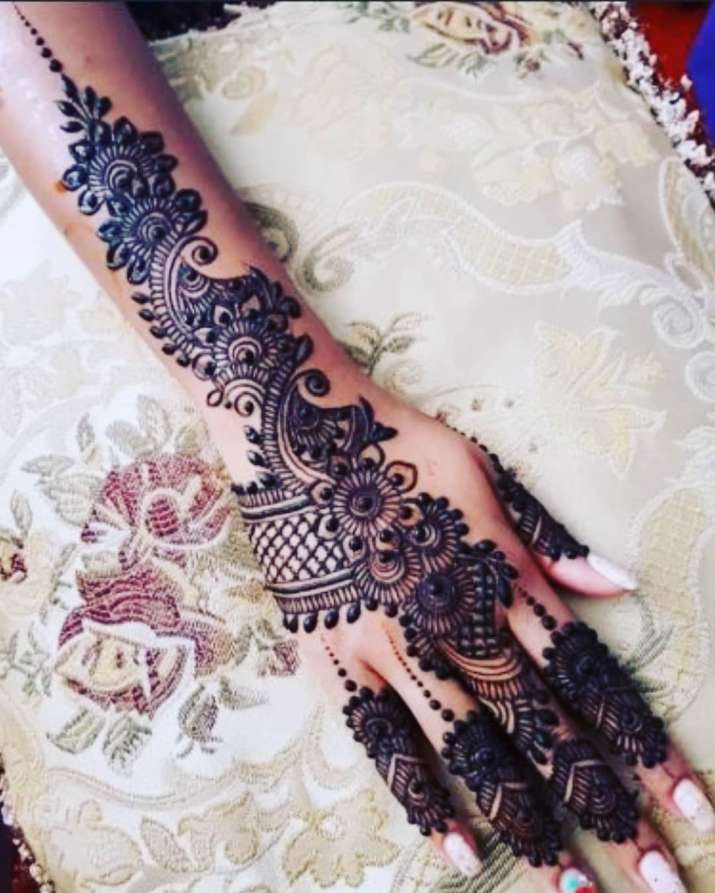 Eid Al Fitr 2019 10 Simple Mehendi Designs To Decorate Your Hands