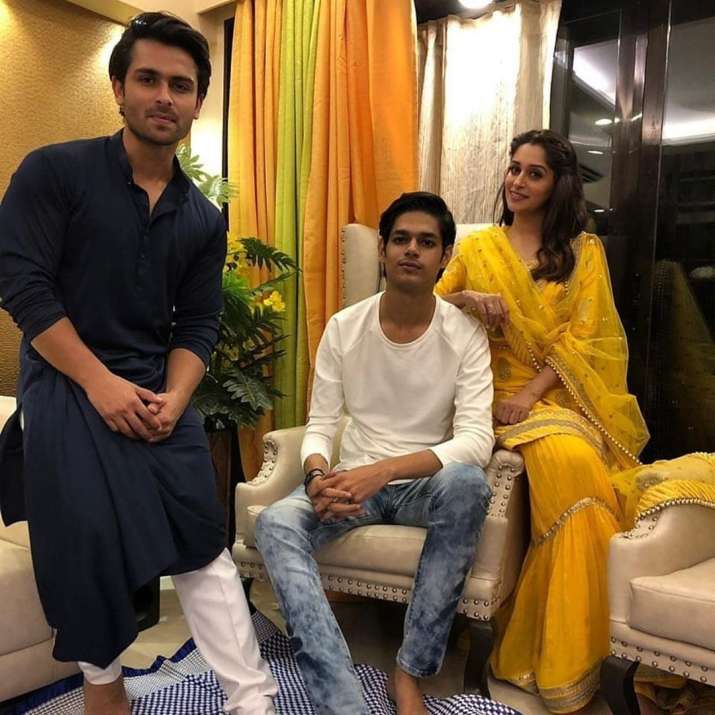   India Tv - Shoaib Ibrahim and his wife Dipika Kakar celebrations 