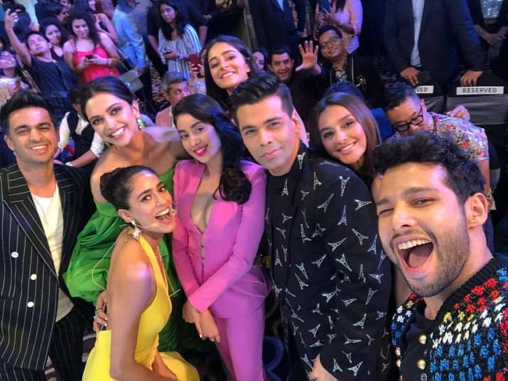 India Tv - What's better than a glamorous selfie!