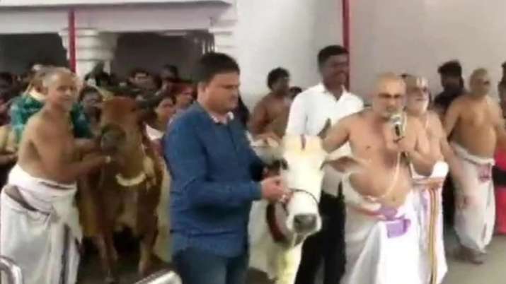 Hyderabad Priests