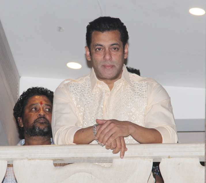 India Tv - Salman Khan greets legions of fans gathered outside his house on Eid