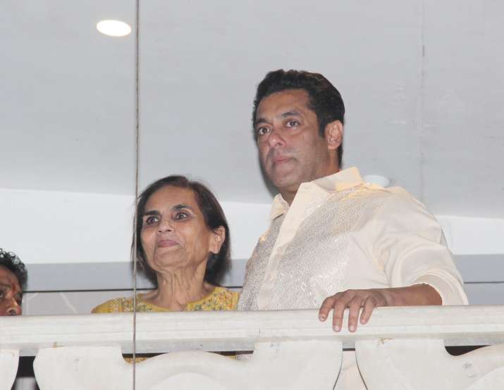 India Tv - Salman Khan greets legions of fans gathered outside his house on Eid