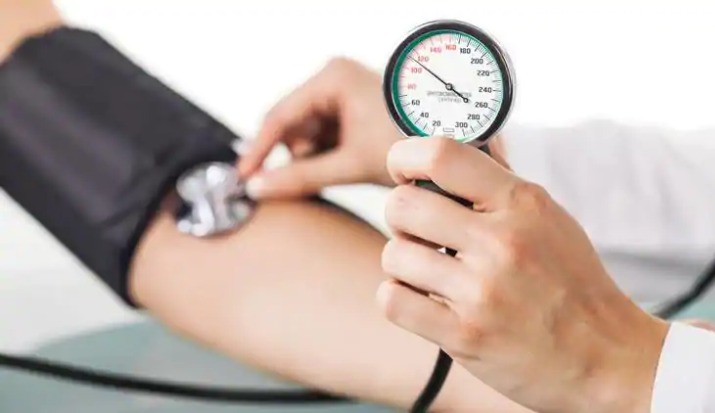 Lowering blood pressure by reducing sodium intake may cut 94 million premature deaths