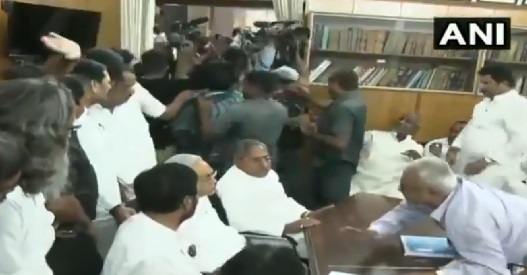 Video: Media covering Ram Vilas Paswan's Rajya Sabha