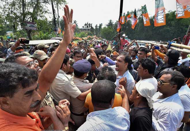 BJP, TMC clash in Bongaon over no-confidence motion in