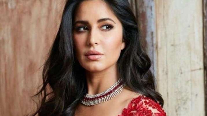 Here's how Katrina Kaif handled fan who lost calm trying to get selfie ...