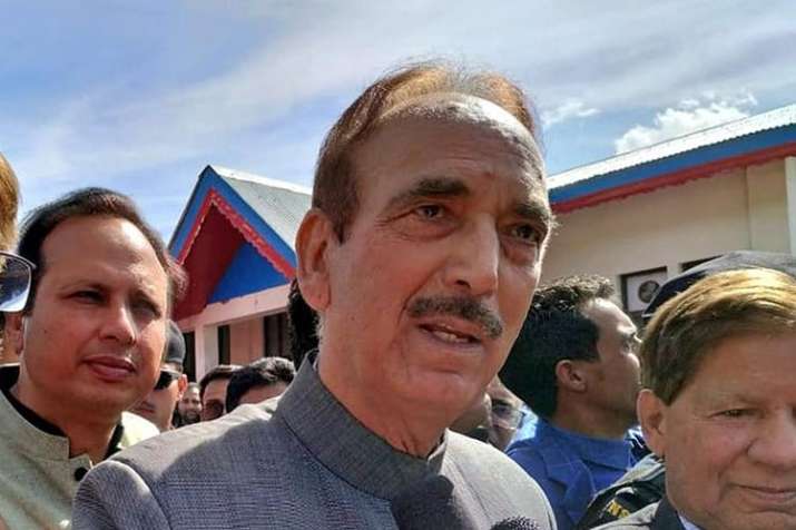 Ghulam Nabi Azad, Hariprasad rush to Bengaluru as Karnataka