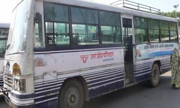Woman forced to get off bus with husband's body in UP